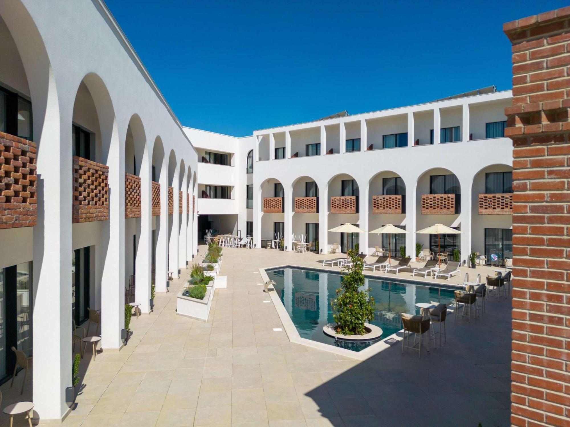 Mercure Conacul Cozieni Pasarea Exteriér fotografie