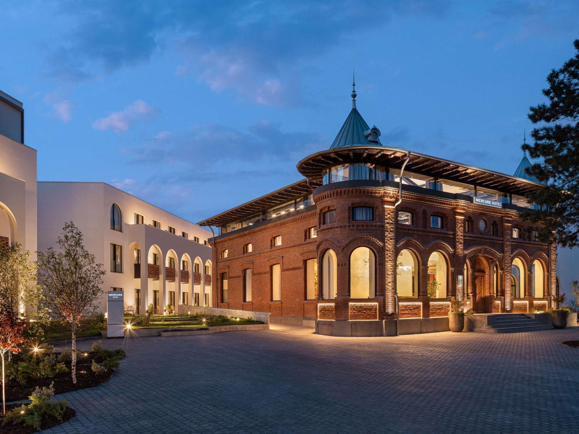 Mercure Conacul Cozieni Pasarea Exteriér fotografie
