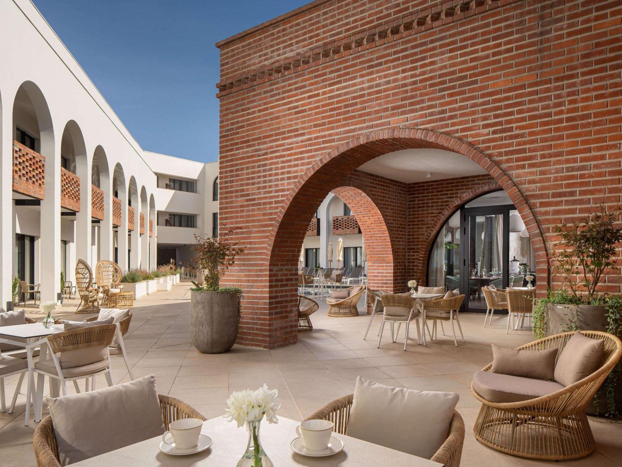 Mercure Conacul Cozieni Pasarea Exteriér fotografie